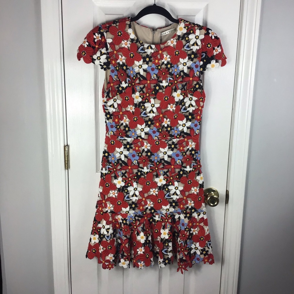 Alice + Olivia Imani Cap-Sleeve Floral Embroidered Dress Size 2